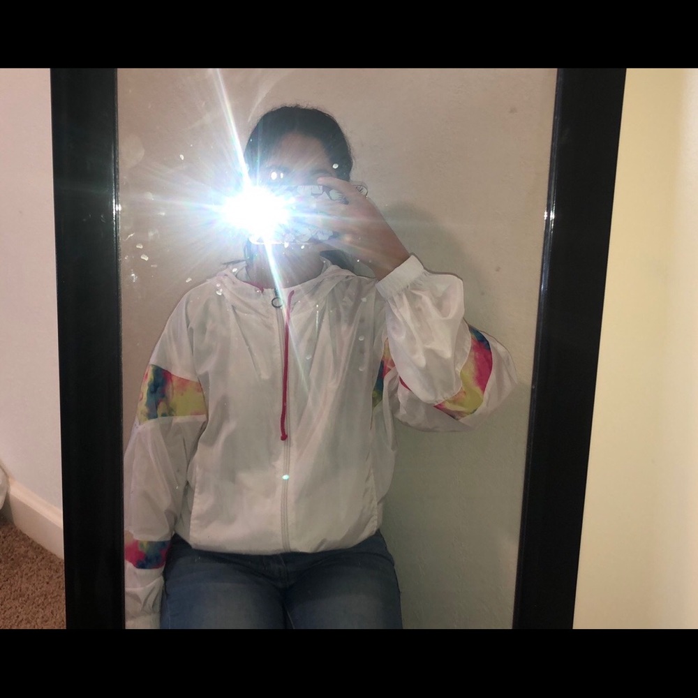 White wind breaker
